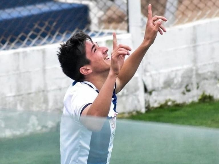 Favio Cabral está a solo una firma de ser el nuevo delantero de Colo Colo