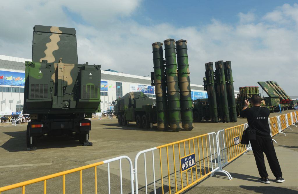 Sistema de misiles en una feria militar en la ciudad de Zhuhai de China