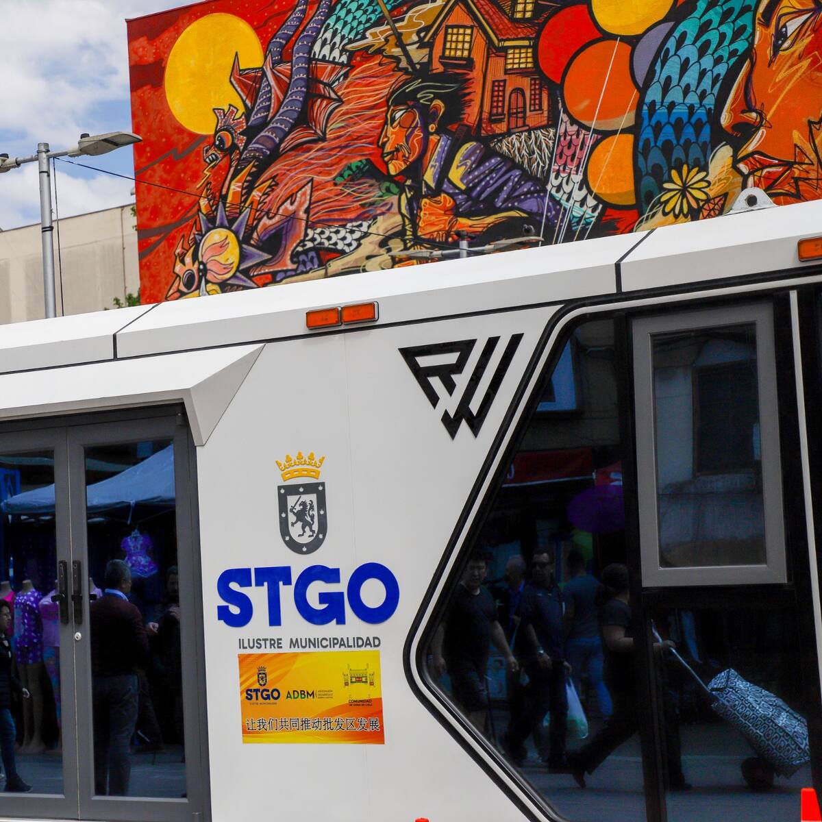 Lujo internacional e hipervigilancia: La aplaudida donación que transforma Barrio Meiggs y la Plaza de Armas