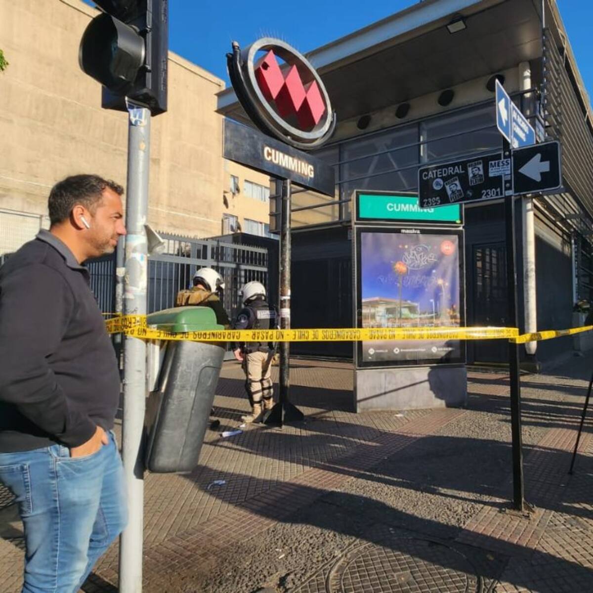 Hombre es baleado en acceso de estación de Metro de Santiago: atacante armado llegó en bicicleta