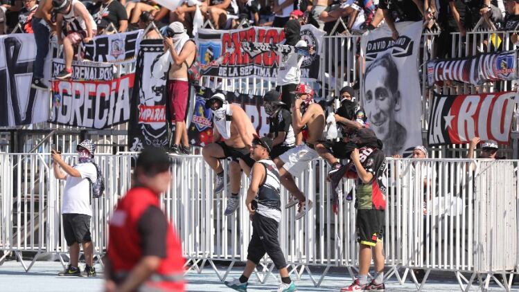 Sernac exige a clubes chilenos el cumplimiento de la Ley del Consumidor y advierte que fiscalizará los estadios