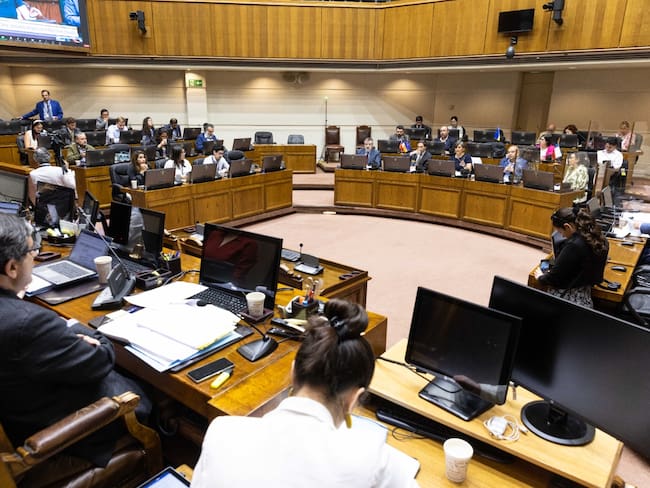 Comisión de Salud del Senado despacha ley corta de isapres pero rechaza indicación clave del Gobierno