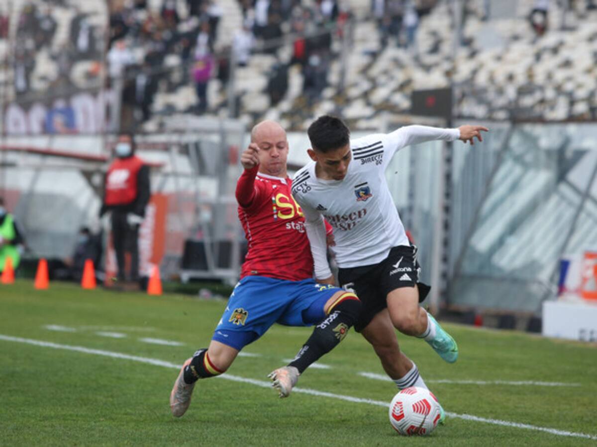 Colo Colo goleó a Unión Española en el Monumental y quedó con pie y medio en la final de la Copa Chile
