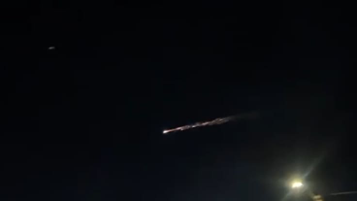 ¿Meteorito o basura espacial? Experto explica qué sería el objeto luminoso visto en el cielo del norte de Chile