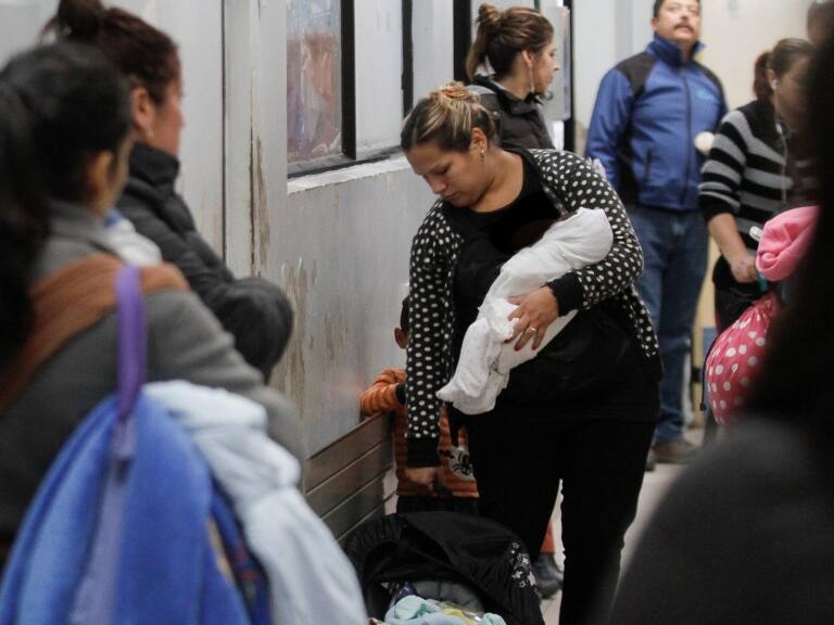 «Nos tiene bastante preocupados»: neumólogo advierte sobre el incremento de casos de virus respiratorios