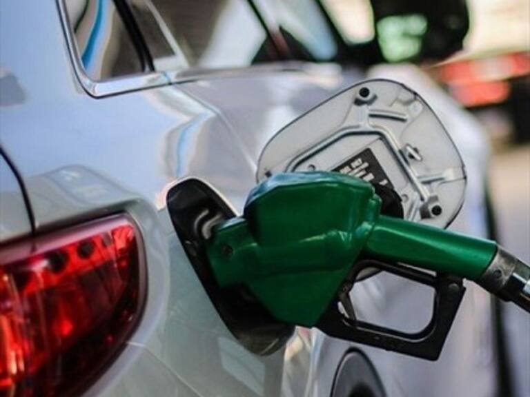 Este jueves bajarán los precios de los combustibles en el país
