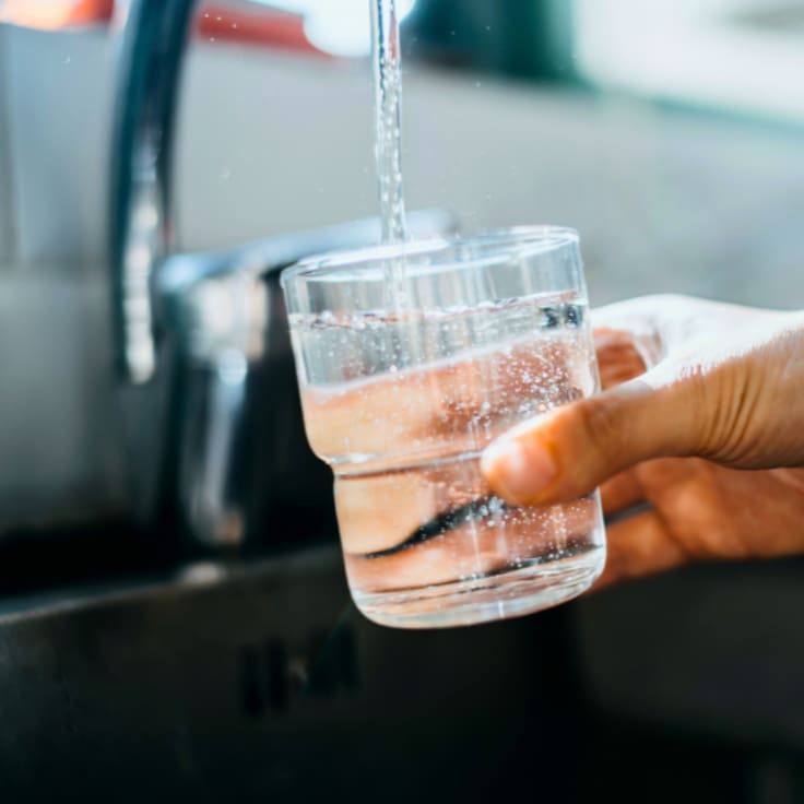 Por hasta 15 horas: Aguas Andinas anuncia cortes de agua en Santiago para este martes 21 de abril en 4 comunas