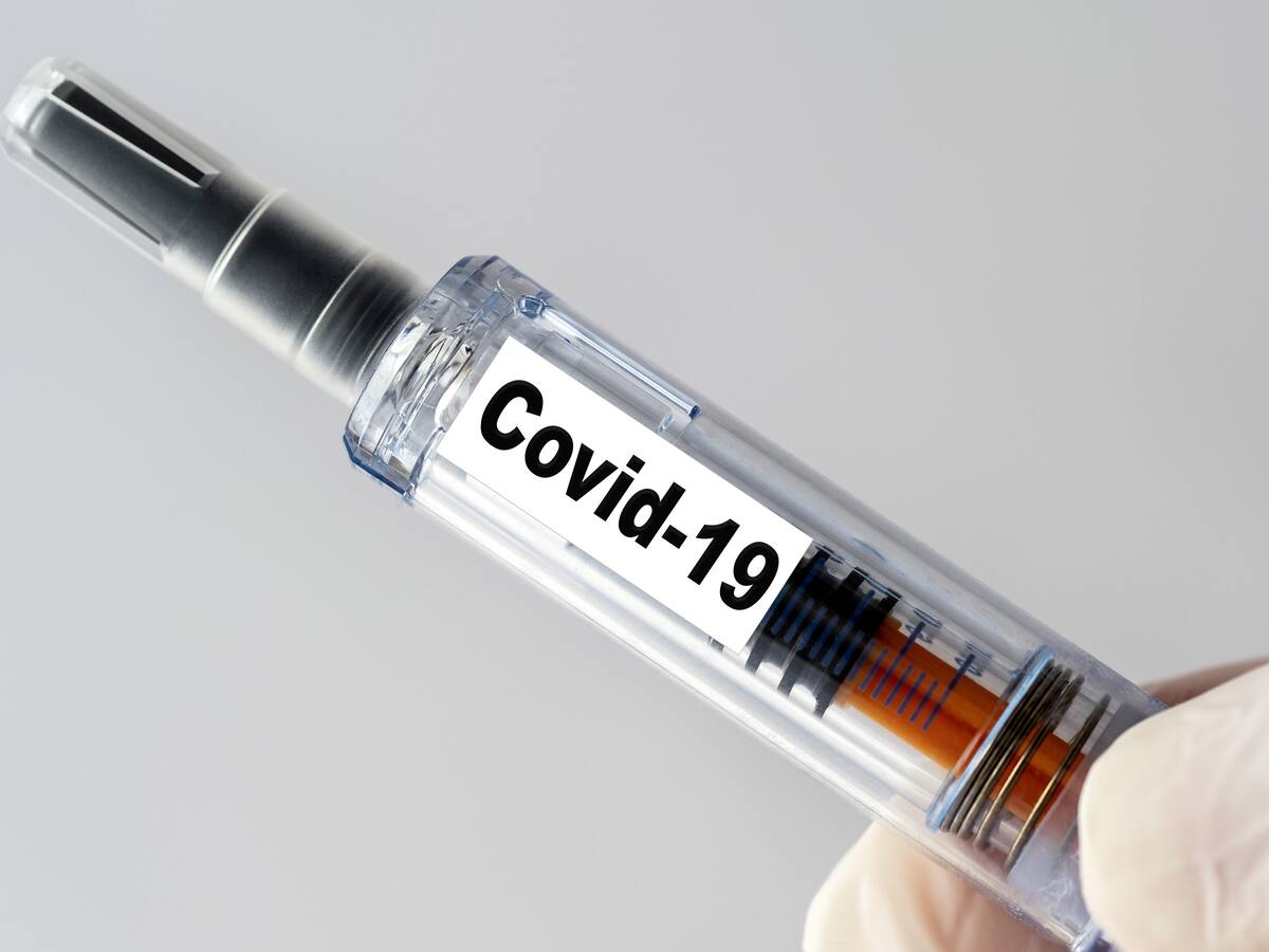 Investigador chileno proyectó fecha de la vacuna contra el coronavirus en nuestro país