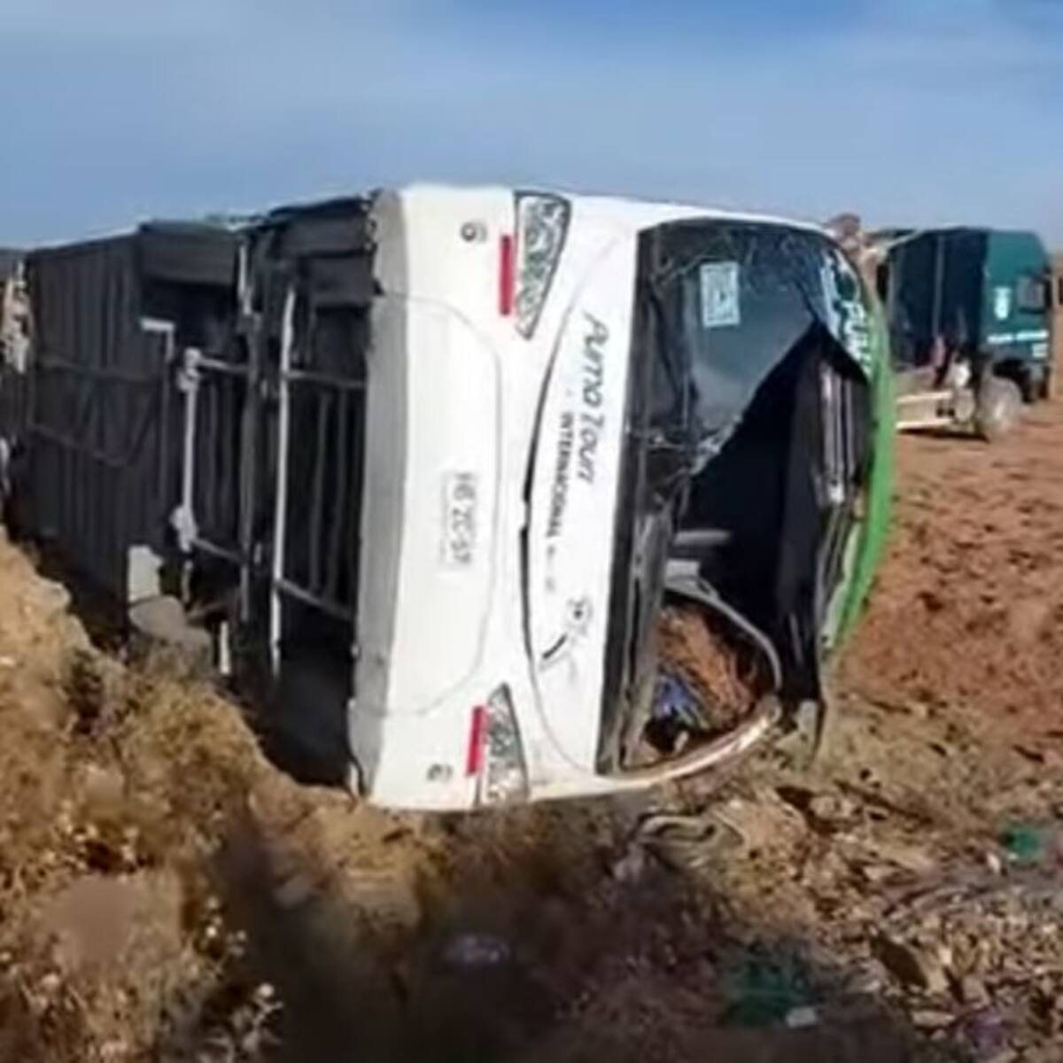 Bus de empresa chilena vuelca en Bolivia: hay nueve fallecidos y más de 20 heridos