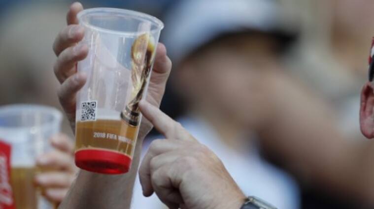 Desde la FIFA respaldan a Qatar tras prohibir venta de cervezas en los estadios: "Se puede sobrevivir sin beber alcohol"