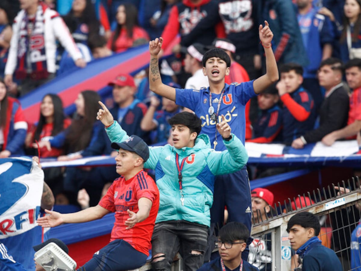 La U arriesga un grave castigo por rotura de rejas, pirotecnia y bengalas lanzadas por sus hinchas en duelo ante Iquique