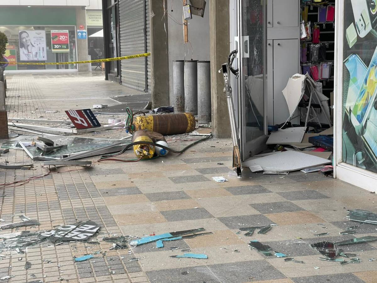 Tras intento de robo a cajero automático en La Florida: Carabineros detiene a dos sujetos implicados
