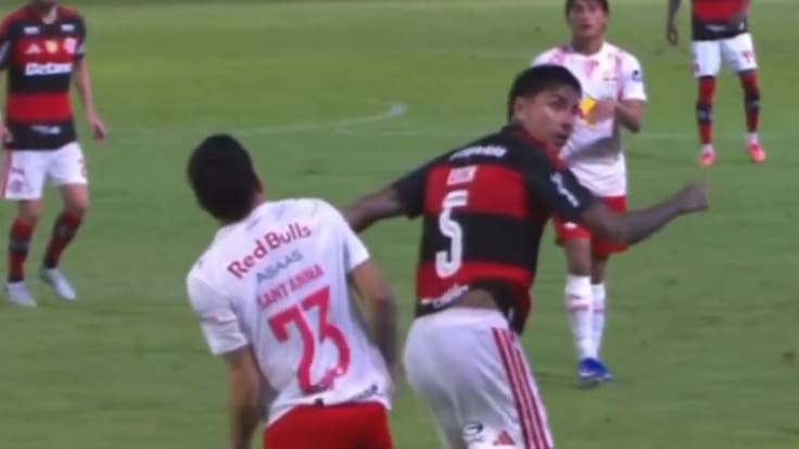 “¿Pero qué hizo?“: Erick Pulgar fue expulsado de manera insólita en el Brasileirao