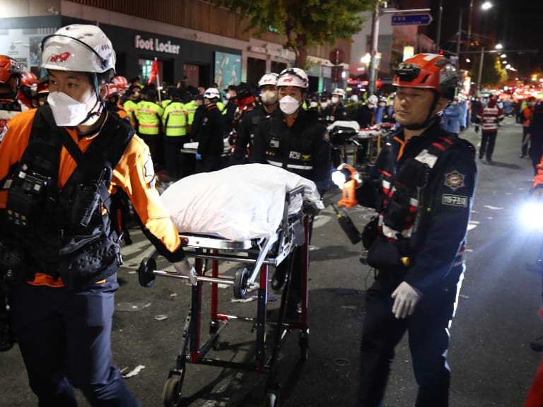 Avalancha humana en Corea del Sur deja al menos 120 muertos y más de un centenar de heridos