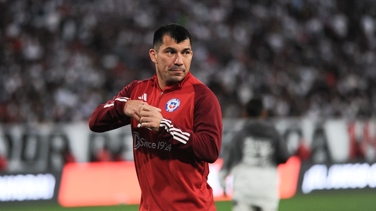 “Se cayó hasta el Cristo de San Carlos de Apoquindo”: históricos de la UC se fueron en picada contra Medel por “mensajes” con jugadores de la U