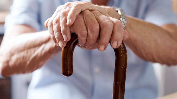 Nuevo récord: este es el país que tiene 99 mil personas con 100 años o más
