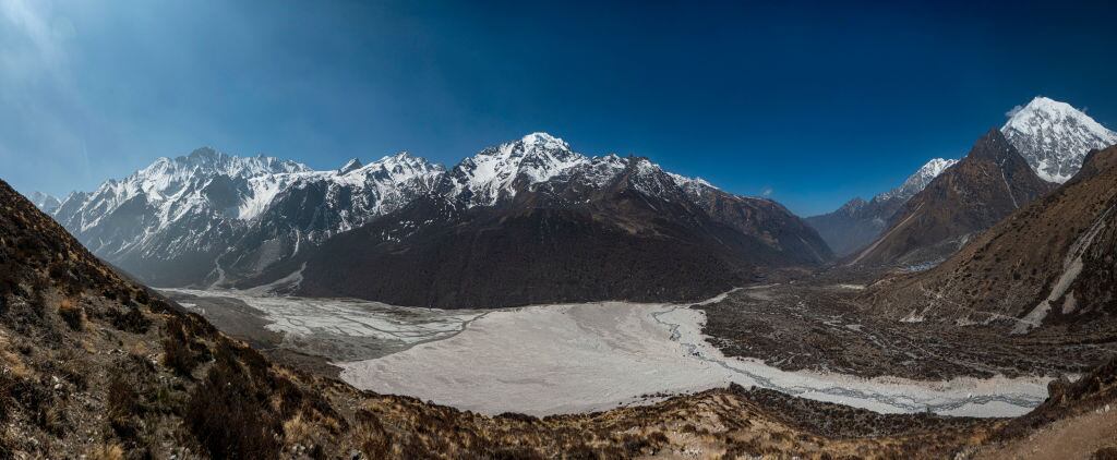 La montaña Tsergo Ri de la cordillera del Himalaya en la zona de Nepal