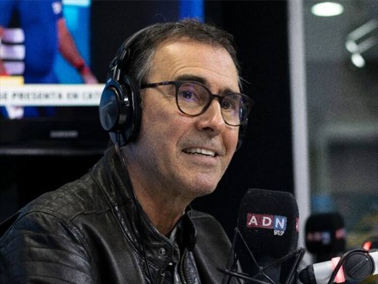 Cristián Campos enfrenta su alejamiento de Canal 13 con proyectos en teatro: «Es renovarse o morir»