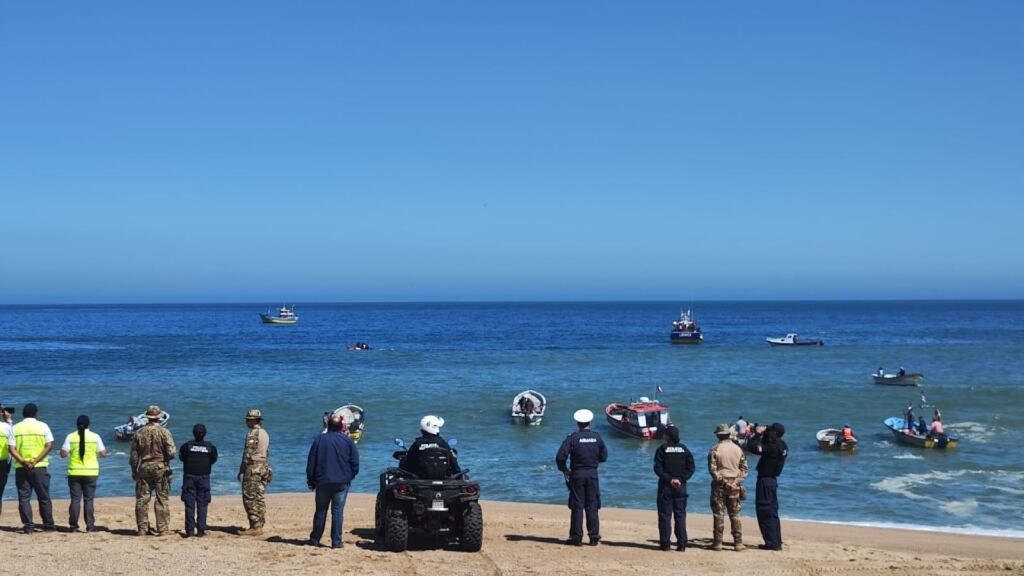 Confirman hallazgo de pertenencias del tercer desaparecido en la playa de Pingueral