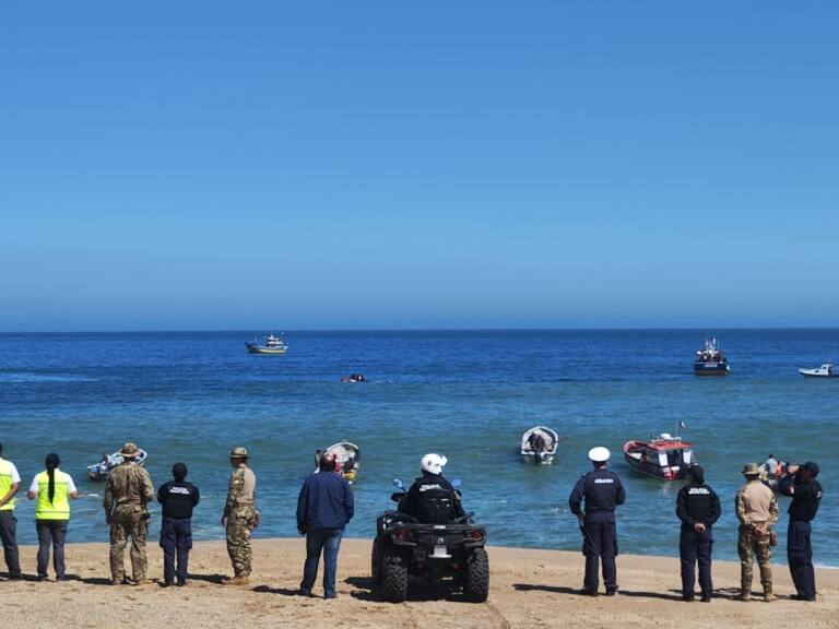 Confirman hallazgo de pertenencias del tercer desaparecido en la playa de Pingueral
