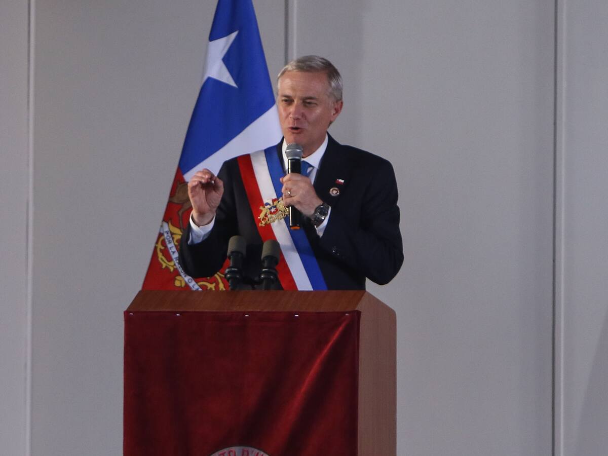 Kast entrega sus primeras palabras como Presidente en Liceo Augusto D’Halmar de Ñuñoa: “Ustedes son la esperanza de Chile”