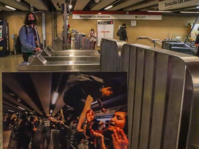 17 DE OCTUBRE DE 2021 / SANTIAGOLas calles de la región metropolitana recuerdan como fue vivir el 18 de octubre, hace dos años. Evasión en el metro de Santiago.
FOTO: JUAN FARIAS / AGENCIAUNO