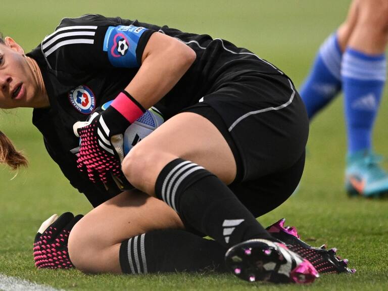 Christiane Endler aconseja a los clubes chilenos: "Las niñas necesitan el mismo entrenamiento que los niños desde el principio"