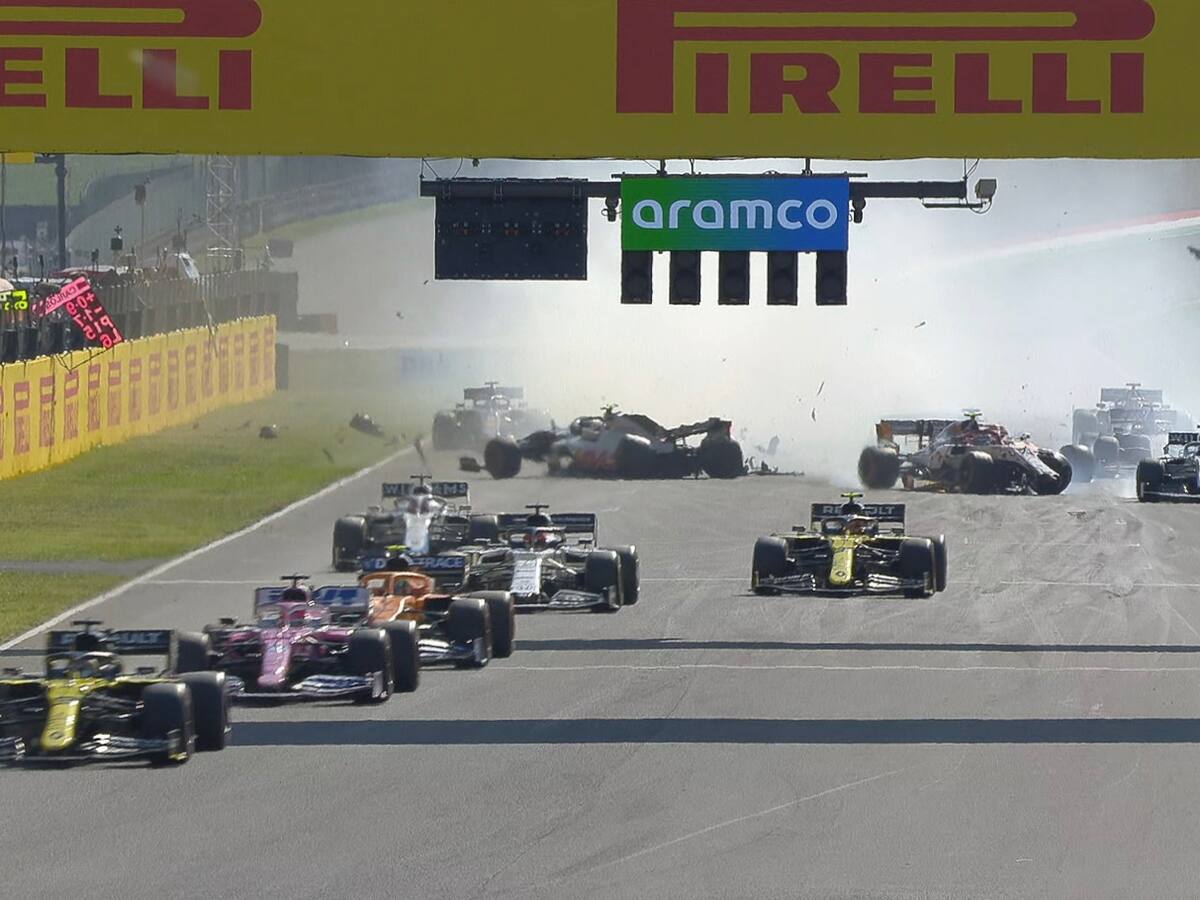 Carrera de locos: Lewis Hamilton ganó el GP de la Toscana de F1