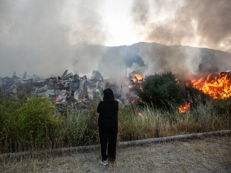 Senapred registra nueve incendios forestales en combate y 13 controlados entre Valparaíso y Aysén: “La mayoría son causados por el ser humano”