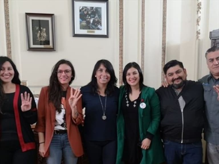 Karla Rubilar «cerró» polémica por foto con diputadas Vallejo y Cariola: «Que nadie se confunda»