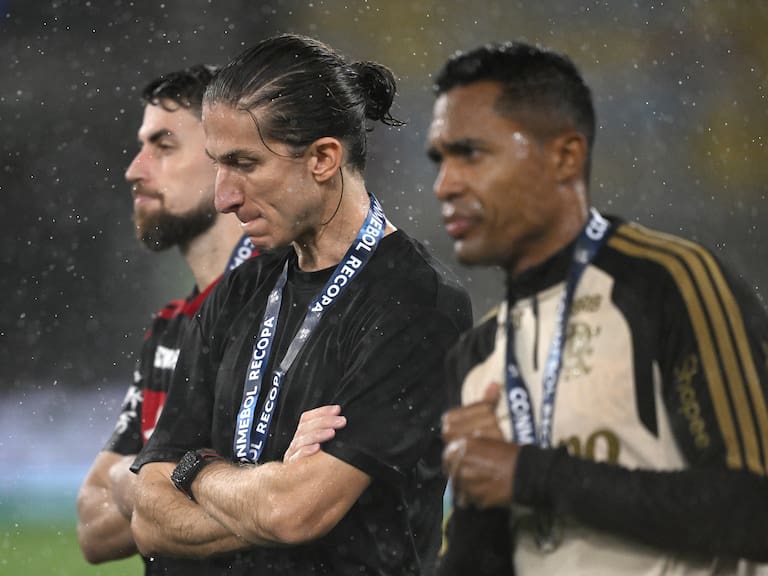 Ganar seis títulos en un año no basta: Flamengo despide a Felipe Luis
