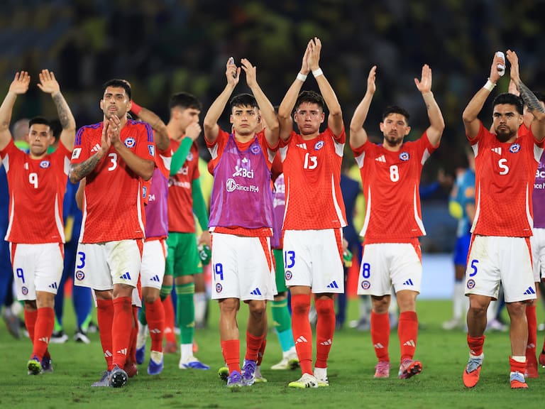 Seleccionado chileno no juega y su DT se niega a explicar por qué no le da minutos: “Si empiezo a hablar...”