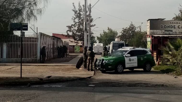 Guatón Carlos, Lo Espejo, Población José María Caro, Colo-Colo, carabineros, 1024x576 jpg ok