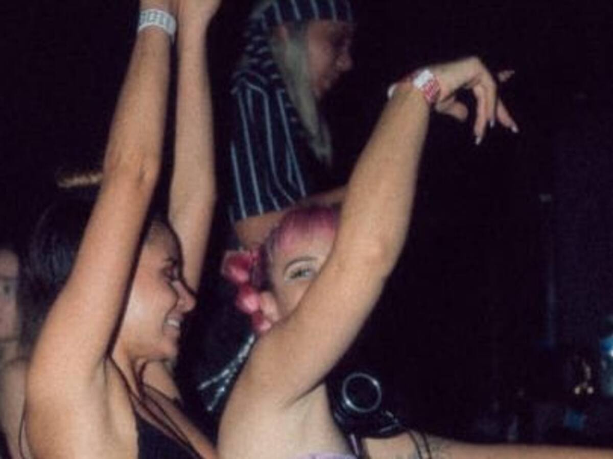 Tuiteros critican a Cami Gallardo por dejarse fotografiar durante fiesta en Miami