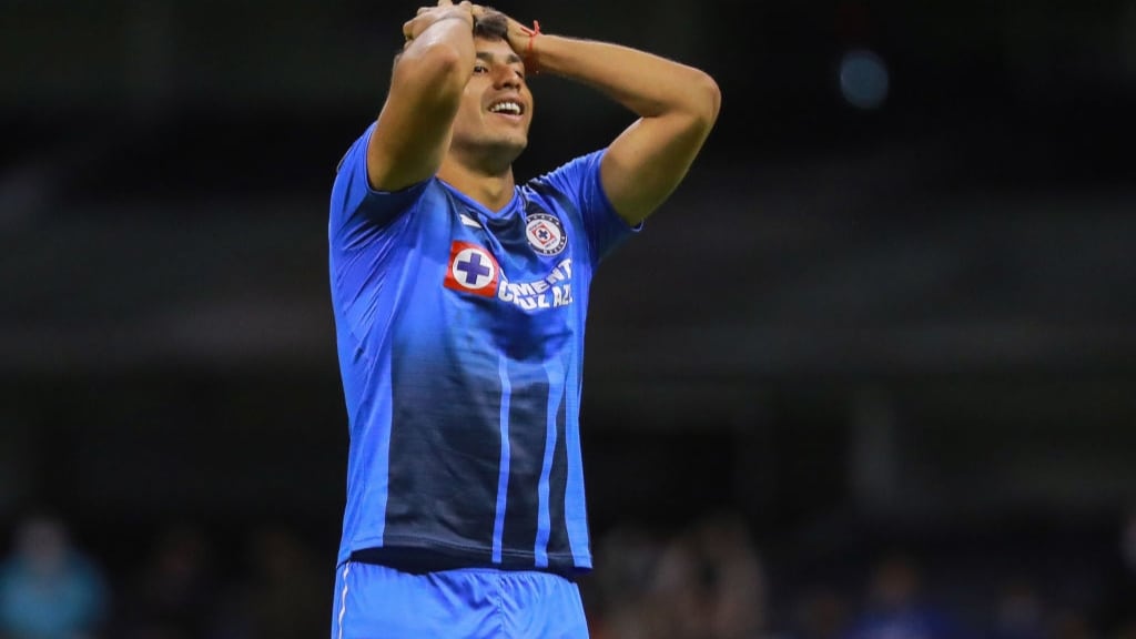 Las duras críticas a Iván Morales tras volver a jugar por Cruz Azul luego de cuatro meses