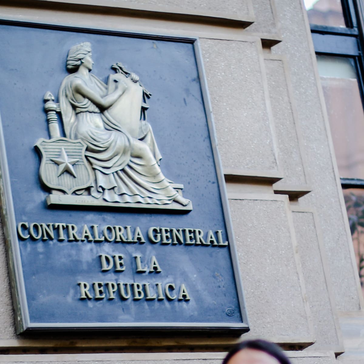 Contraloría detecta a más de 7 mil funcionarios públicos que viajaron al extranjero con licencia médica en 2025