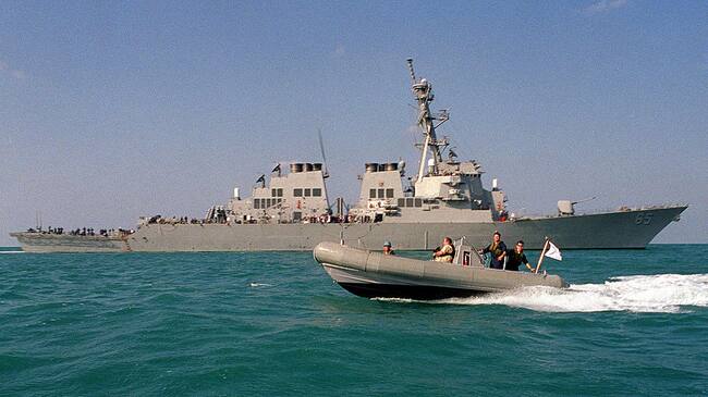 El destructor estadounidense USS Benfold