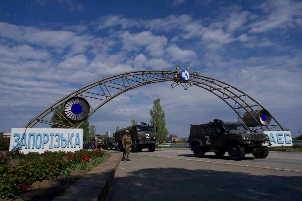 Fuerzas rusas se movilizan hacia el interior de la planta nuclear de Zaporiyia