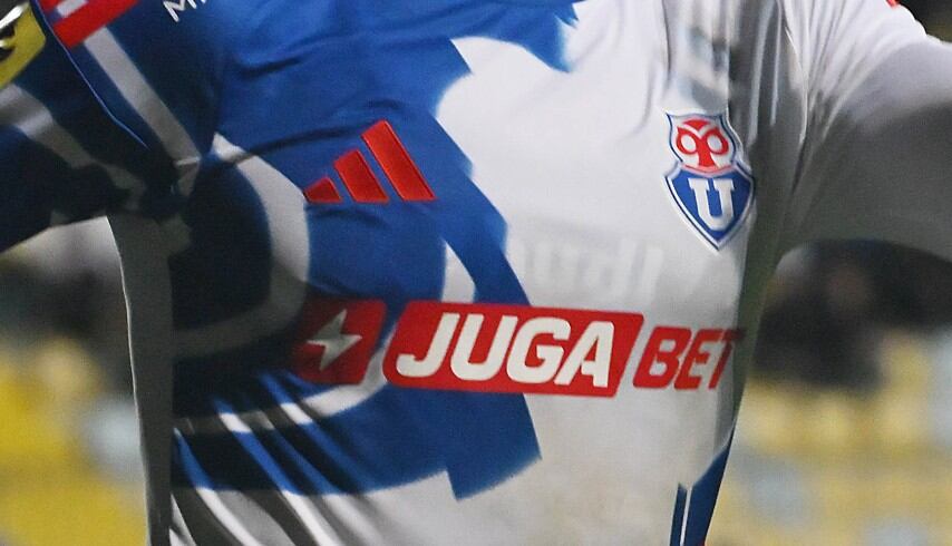 Con cambio de diseño y auspicio: filtran los modelos de la camiseta 2027 de Universidad de Chile