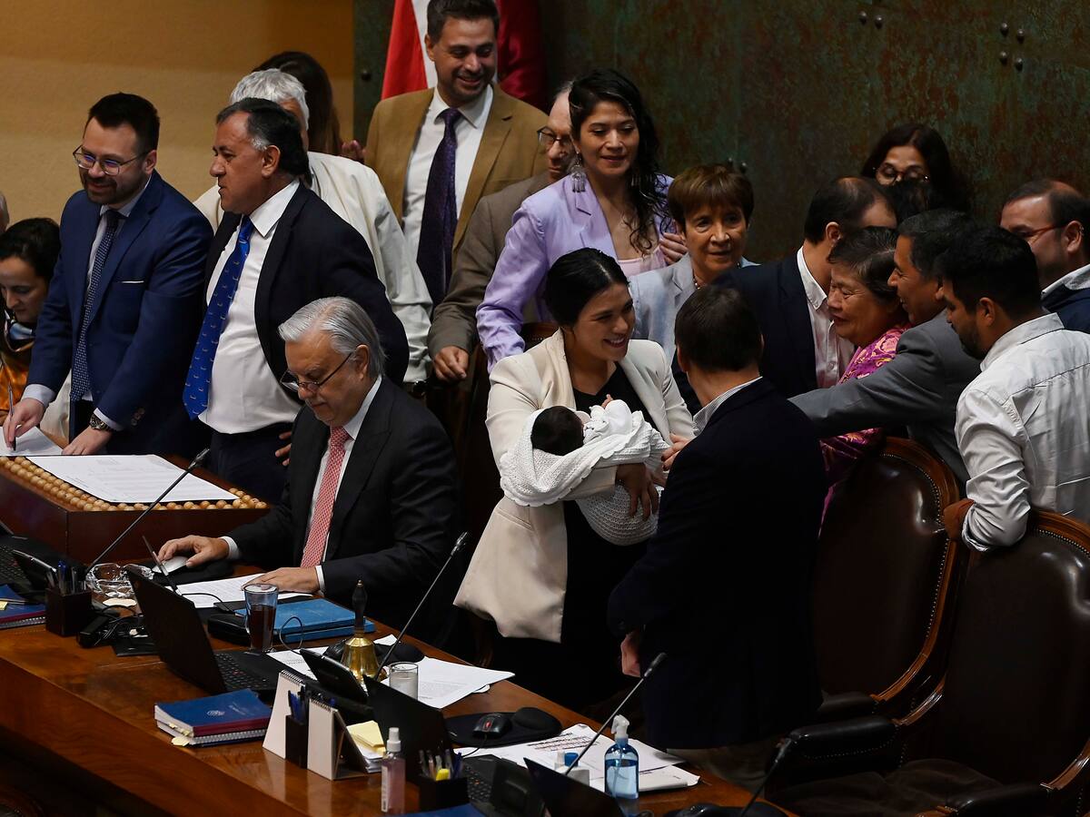 Cámara de Diputadas y Diputados rechaza moción de censura contra la Mesa liderada por Karol Cariola