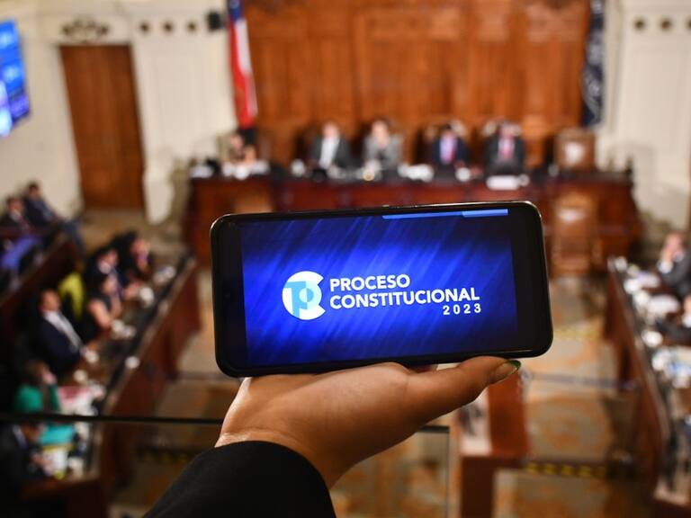 Cadem: 46% votaría en contra de la nueva Constitución con la información disponible hasta el momento