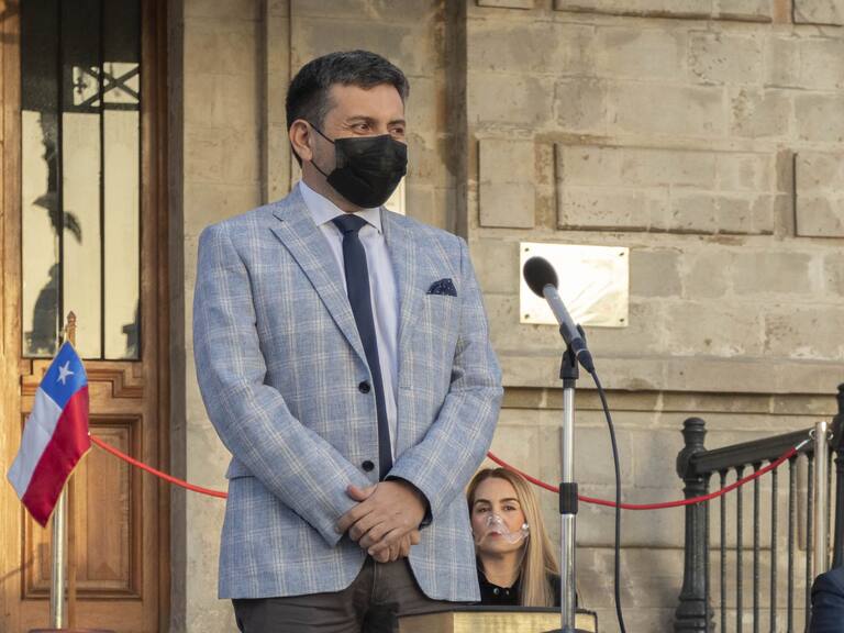 28 DE JUNIO 2021 / ARICA Gerardo Espindola asume como alcalde, durante el cambio de mando de administración municipal realizada en la ex aduana de la ciudad de Arica
FOTO: NICOLAS LE-BLANC / AGENCIAUNO