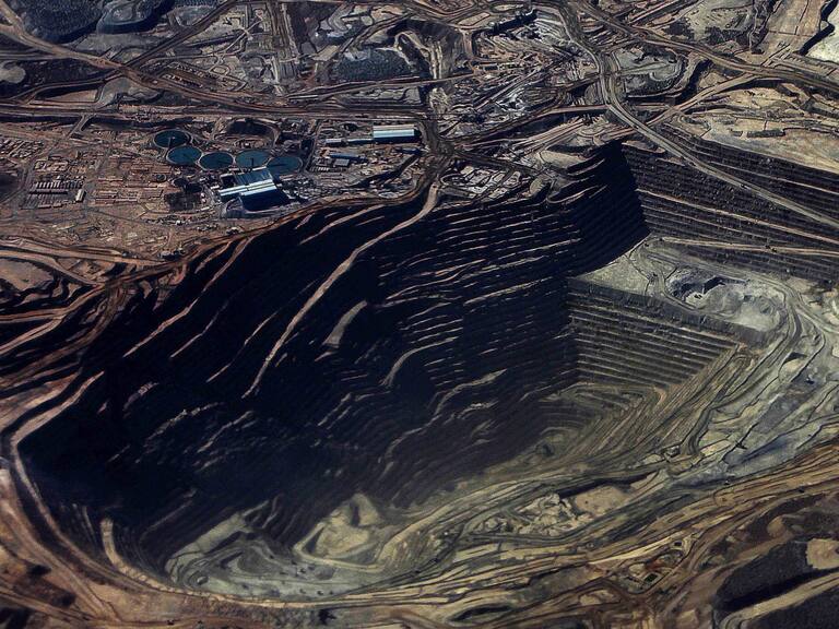 Ministro de Minería descarta privatizar Codelco: “No forma parte del programa de gobierno”