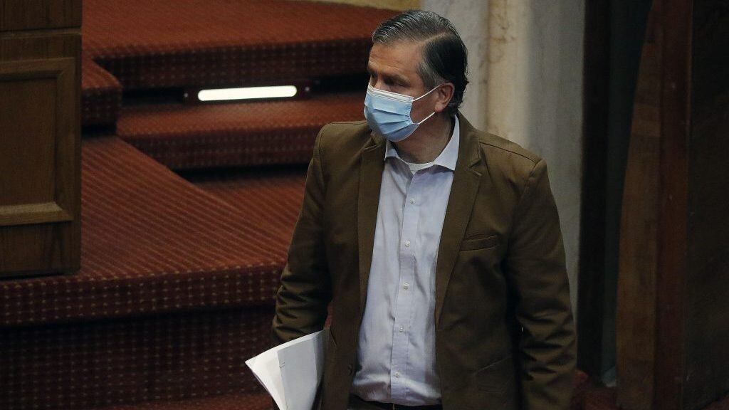 27 DE MAYO DE 2021/VALPARAISOEl diputado Jorge Sabag, durante la sesión especial de la Camara de Diputados, que analiza el proyecto de que reajusta el monto del ingreso mínimo mensual, así como la asignación familiar y maternal, y el subsidio familiar, y otorga ayudas extraordinarias para las familias en contexto del Covid-19.
FOTO: LEONARDO RUBILAR CHANDIA/AGENCIAUNO