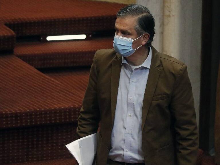 27 DE MAYO DE 2021/VALPARAISOEl diputado Jorge Sabag, durante la sesión especial de la Camara de Diputados, que analiza el proyecto de que reajusta el monto del ingreso mínimo mensual, así como la asignación familiar y maternal, y el subsidio familiar, y otorga ayudas extraordinarias para las familias en contexto del Covid-19.
FOTO: LEONARDO RUBILAR CHANDIA/AGENCIAUNO