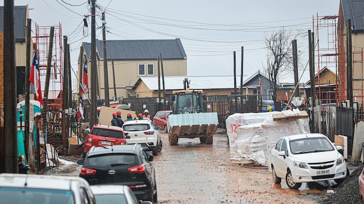 “Hay casas que están siendo reventadas”: el dramático relato del alcalde de Penco tras inundaciones por avance del mar
