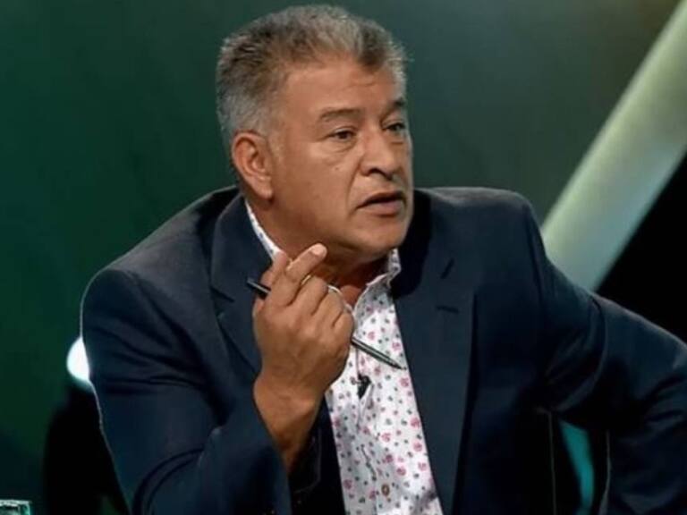 Claudio Borghi lamenta las dudas de Alexis Sánchez a su reconocimiento en Chile : "No era el lugar adecuado para decirlo"