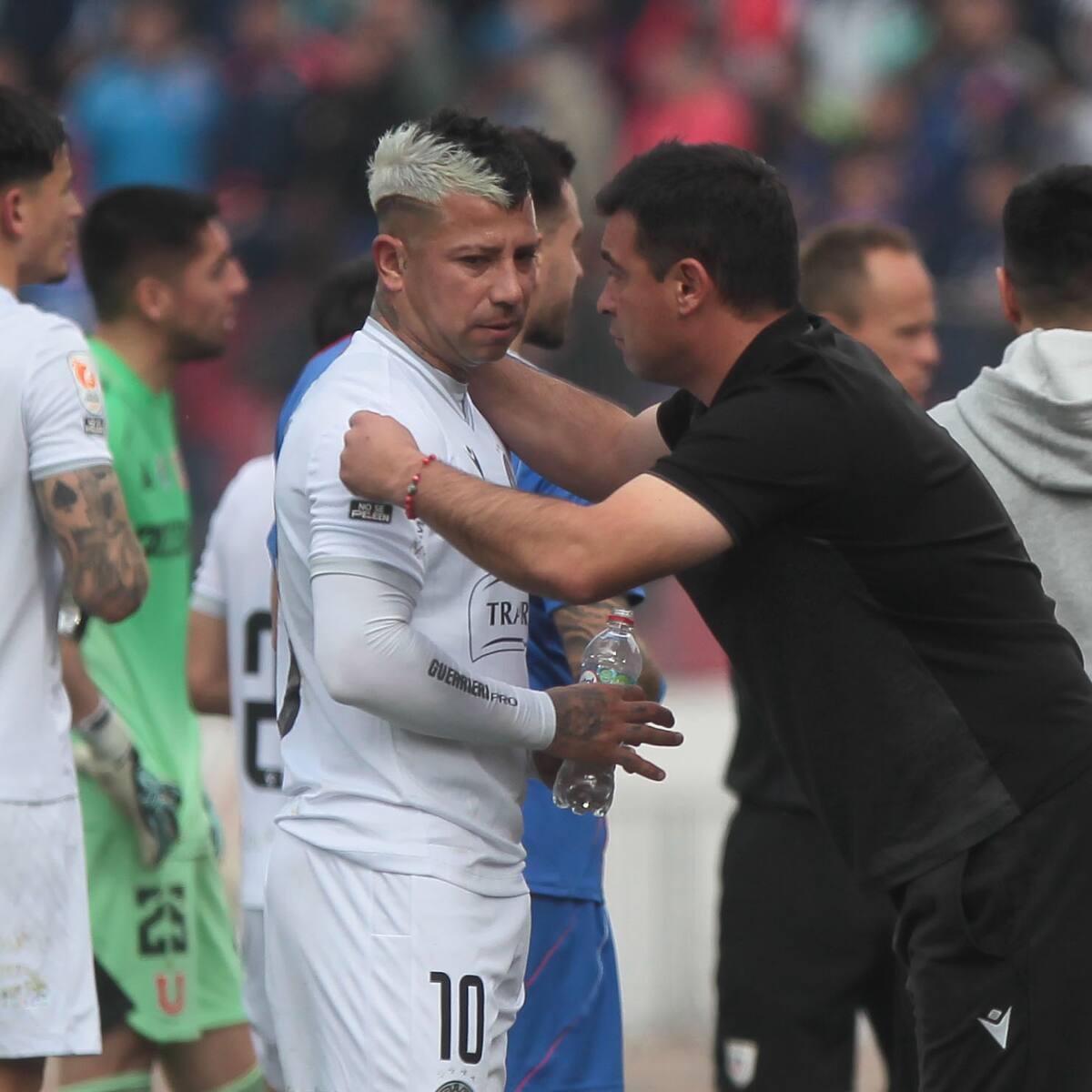 El segundo máximo artillero del fútbol chileno queda libre: interesa en dos clubes de Santiago