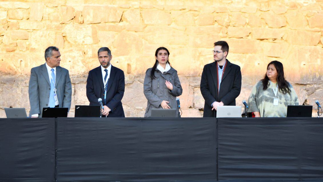 16 DE MAYO 2022/ANTOFAGASTA Constituyentes se reúnen en las ruinas de Huanchaca, comuna de Antofagasa, para sesionar y presentar el borrador de la nueva Constitución
FOTO CAMILO ALFARO / AGENCIA UNO