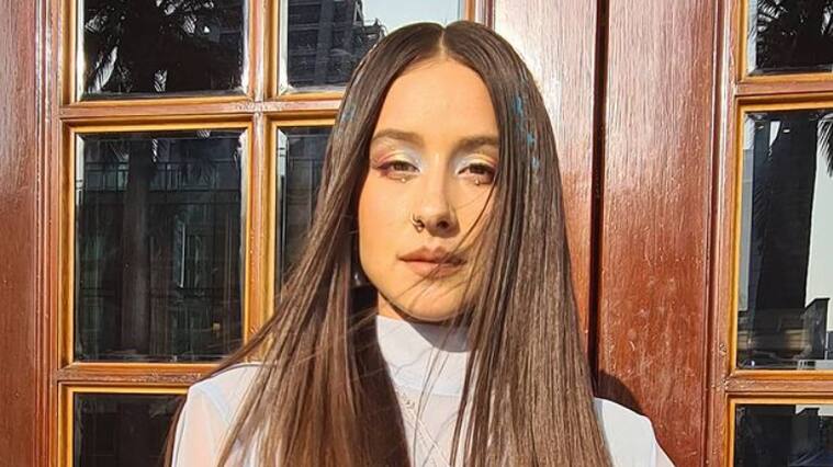 Denise Rosenthal envió mensaje a su perro luego que la acompañara sobre el escenario